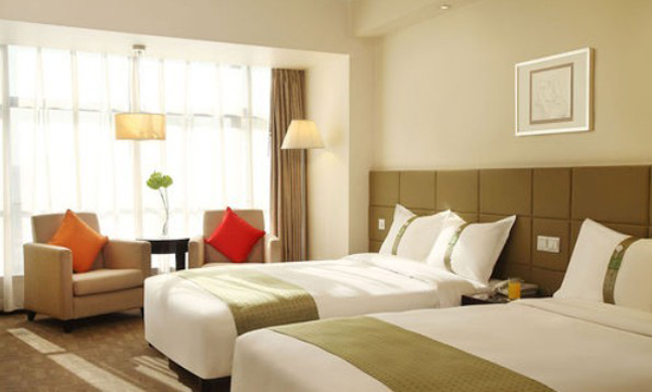 Holiday Inn Central Plaza